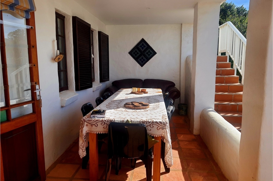 4 Bedroom Property for Sale in Boggomsbaai Western Cape